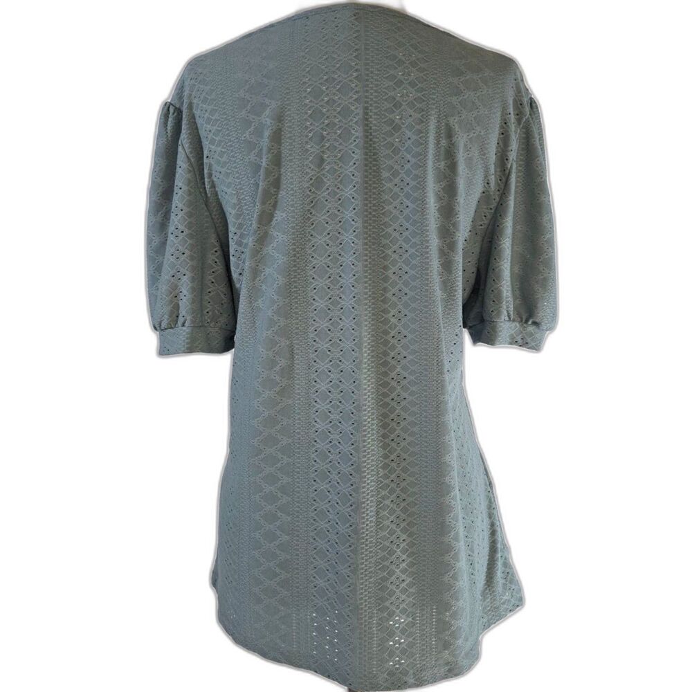 Beautiful Slimming Knit Top With Lacy V Neck Size Medium - Picture 8 of 8